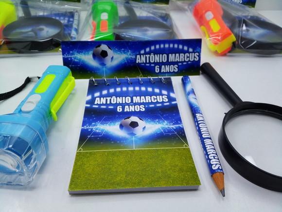 Kit Bloquinho + Mini Lápis + Lanterna + Lupa Detive Tema Fut