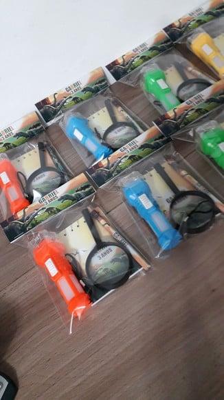 Kit Bloquinho + Mini Lápis + Lanterna + Lupa Tema Dinossauro