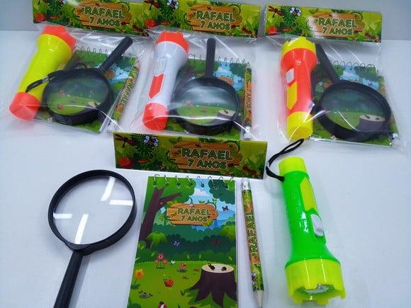 Kit Bloquinho + Mini Lápis + Lanterna + Lupa Tema Insetos
