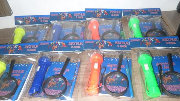 Kit Bloquinho + Mini Lápis + Lanterna + Lupa Tema Scooby Doo