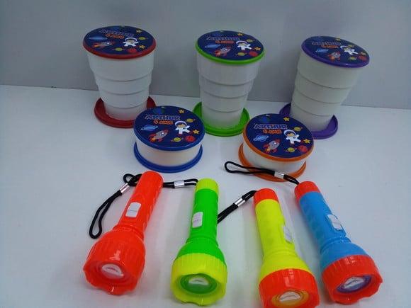 Kit Copo Retrátil + Lanterna Astronauta