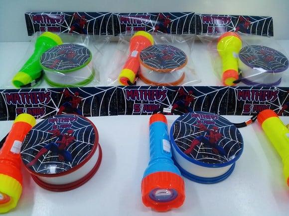 Kit Copo Retrátil + Lanterna Homem Aranha