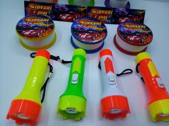 Kit Copo Retrátil + Lanterna Hot Wheels