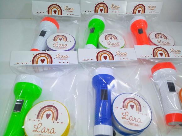 Kit Copo Retrátil + Lanterna Personalizado Arco-íris