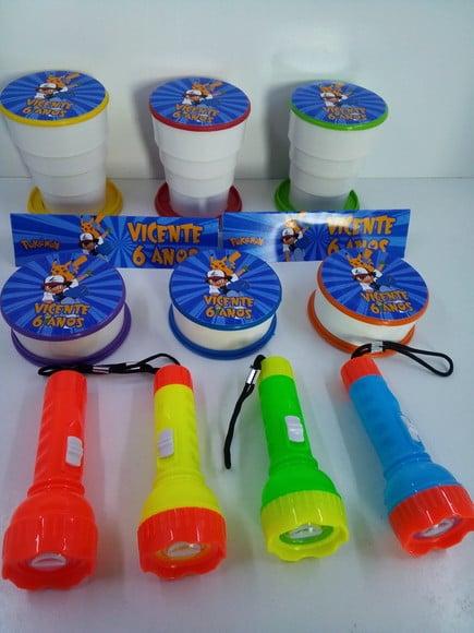 Kit Copo Retrátil + Lanterna Pokemon