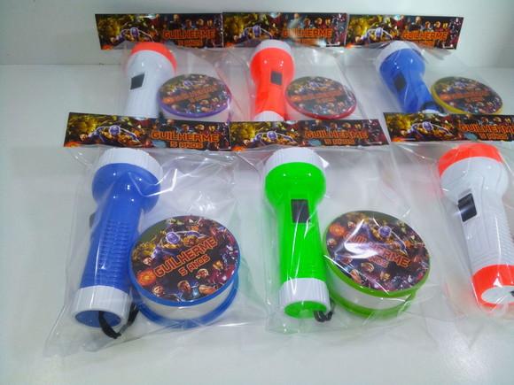 Kit Copo Retrátil + Lanterna Personalizado Vingadores