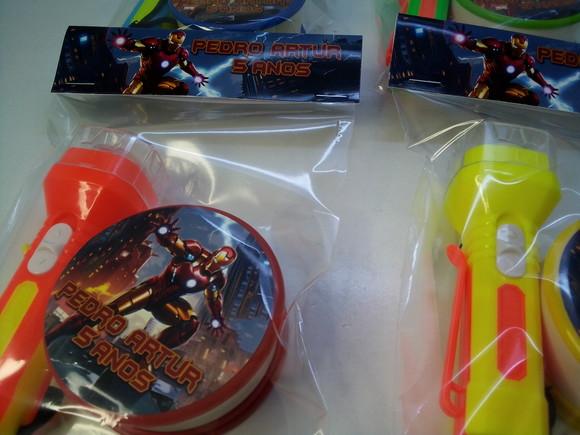 Kit Copo Retrátil + Lanterna Tema Homem de Ferro
