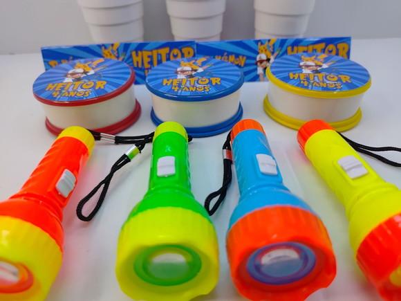Kit Copo Retrátil + Lanterna Tema Pokemon