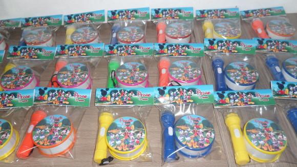Kit Copo Retrátil + Lanterna Turma do Mickey