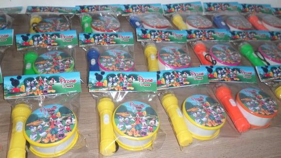 Kit Copo Retrátil + Lanterna Turma do Mickey