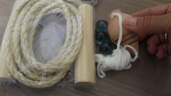 Kit Corda de Pular + Pião + 3 Bolinhas de Gude + Iô Iô