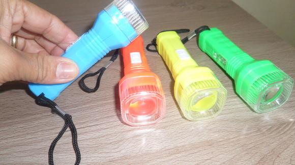 Kit Cubo Mágico + Binoculo + Lanterna + Lupa