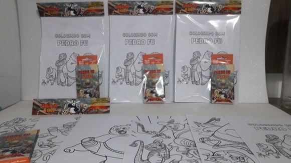 Kit de Desenhos para Colorir com Giz de Cera Kung Fu Panda