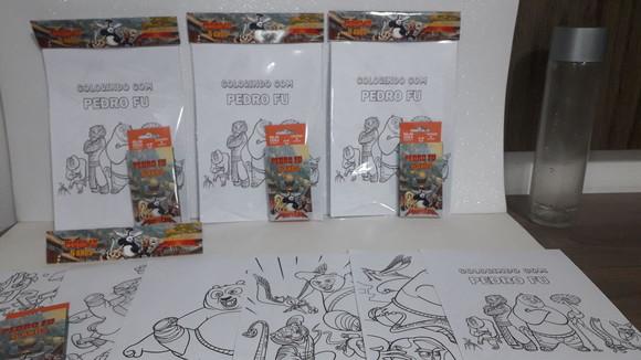 Kit de Desenhos para Colorir com Giz de Cera Kung Fu Panda