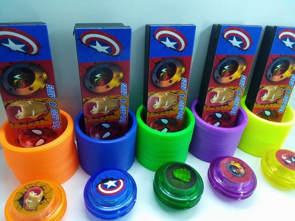 Kit Domino + Ioiô Cores + Mola Maluca Super Herois