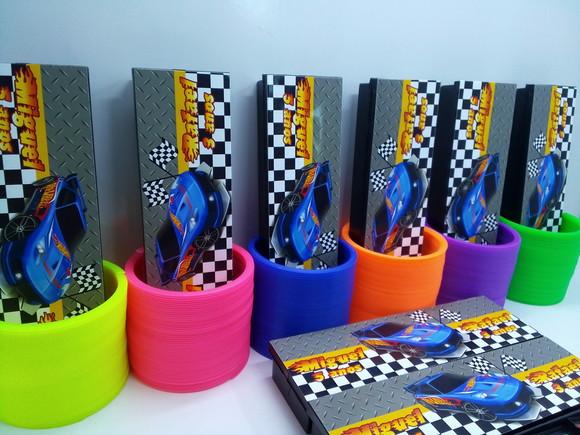 Kit Dominó + Mola Maluca Tema Hot Wheels