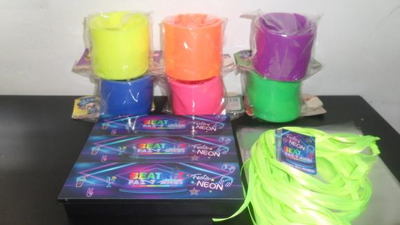 Kit Dominó + Mola Maluca Tema Neon