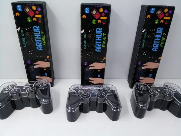 Kit Domino + Tubete em Formato de Controle de Video Game