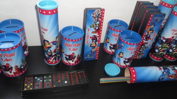 Kit Domino +pega Varetas+ Cofre de Papelao Super Heróis
