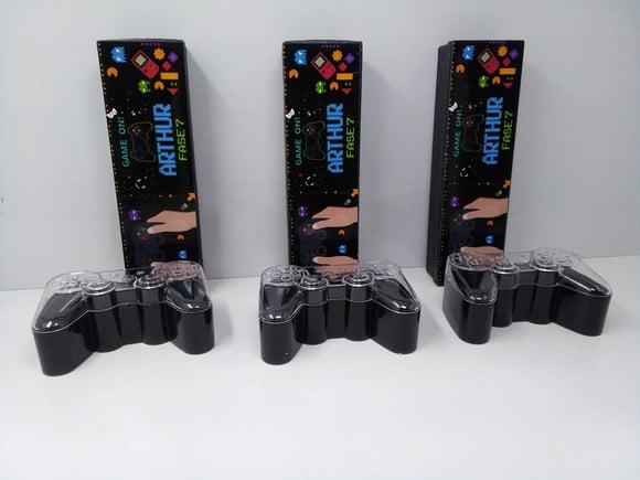 Kit Domino + Tubete em Formato de Controle de Video Game