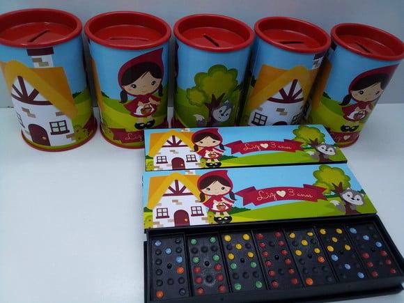 Kit Domino e Cofre de Papelao Personalizados Chapeuzinho