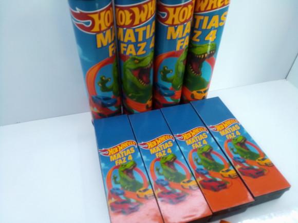 Kit Domino e Pega Vareta Hot Wheels e Dinossauro