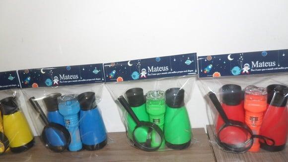 Kit Infantil Binoculo Colorido + Lanterna + Lupa Astronauta