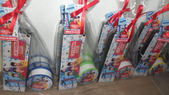 Kit Infantil Domino + Copo Retrátil