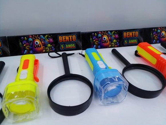 Kit Lanterna + Lupa no Tema Monstros