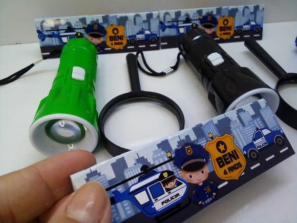 Kit Lanterna + Lupa no Tema Policia