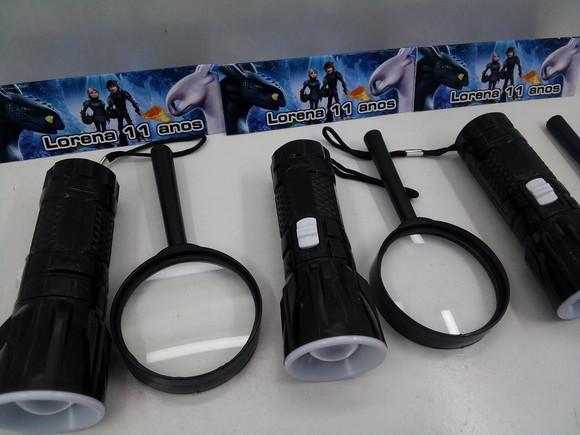 Kit Lanterna + Lupa Tema Como Treinar Seu Dragão