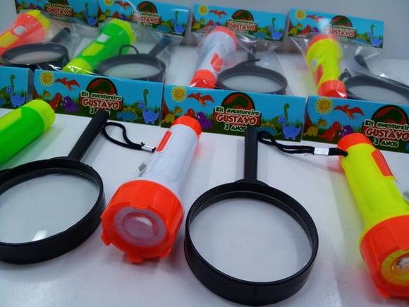 Kit Lanterna + Lupa Tema Dinossauro