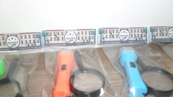 Kit Lanterna + Lupa Tema Espião