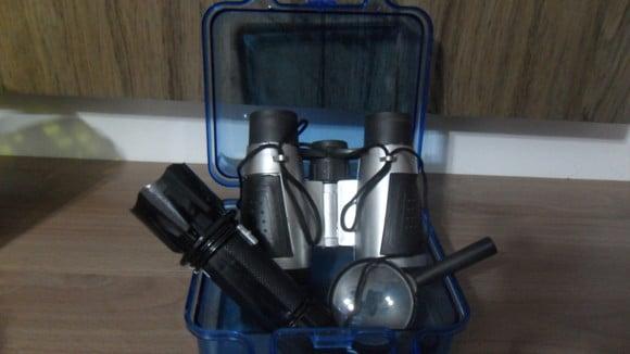 Kit Maletinha Acrílica +binóculo Prata + Lupa + Lanterna