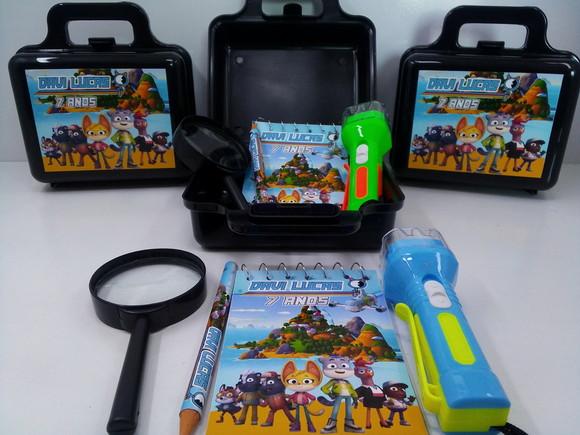 Kit Maletinha Plastica+ Bloquinho + Mini + Lanterna + Lupa