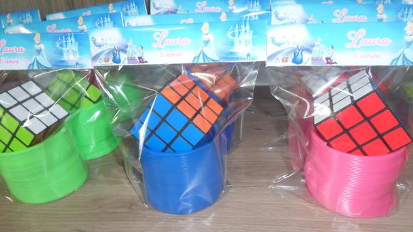 Kit Mola Maluca + Cubo Mágico com Lapela Personalizada