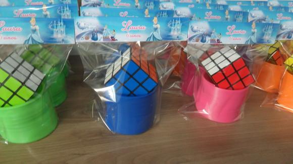Kit Mola Maluca + Cubo Mágico com Lapela Personalizada