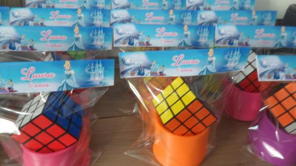 Kit Mola Maluca + Cubo Mágico com Lapela Personalizada