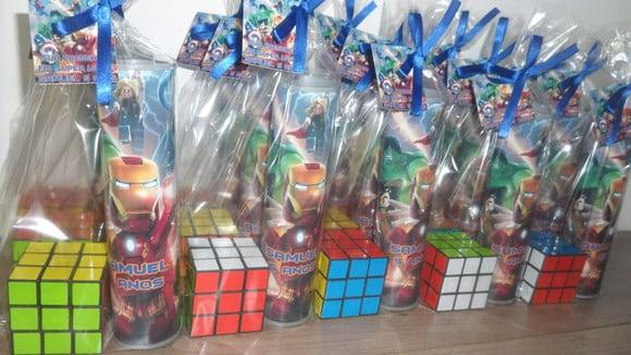 Kit Pega Varetas + Cubo Mágico Tema Vingadores Lego