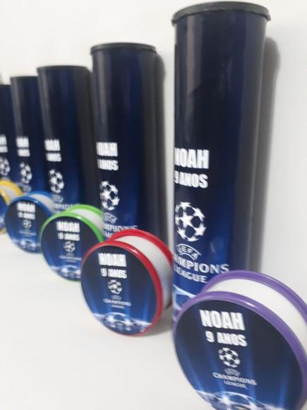 Kit Pega Varetas e Copo Retratil Tema Futebol