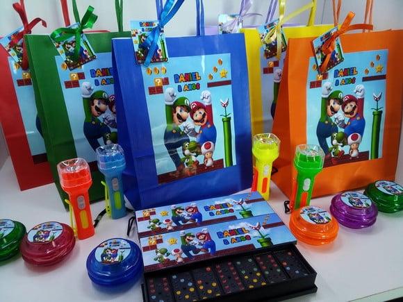 Kit Sacolinha + Domino + Lanterna + Ioio Super Mário