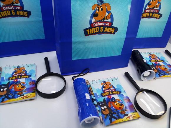Kit Sacolinha+lanterna+lupa+bloquinho+lápis Tema Labrador