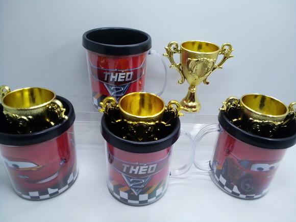 Kit Trofeu Dourado + Caneca para Personalizada Tema Carros