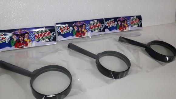 Lupa Personalizada com Lapela no Tema Detetive