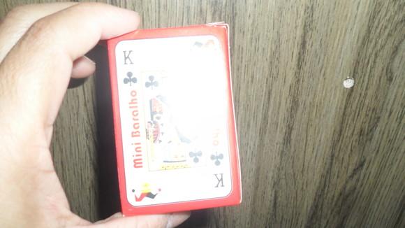 Mini Baralho 54 Cartas Medida da Carta: 4,4 cm x 2,9 cm