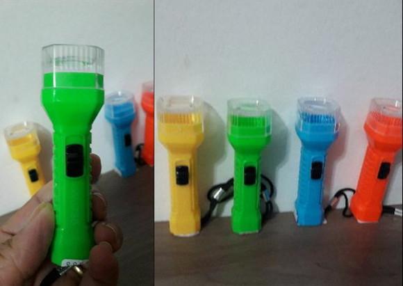 Mini Lanterna Brinquedo Infantil de Led