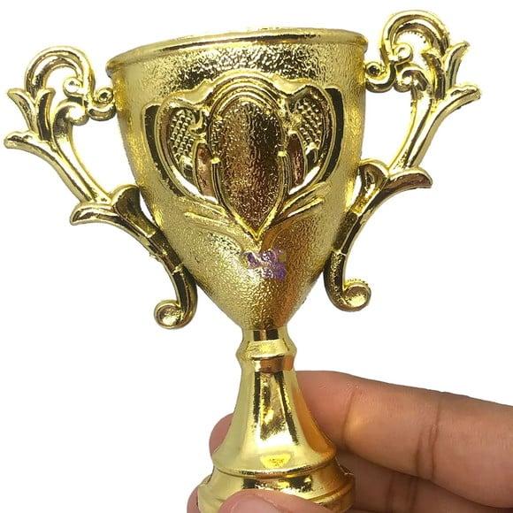 Mini Taça Tipo Troféu Futebol de Plastico Dourado 9,5cm