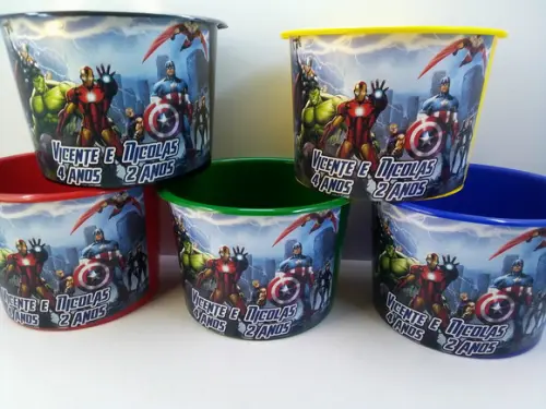 Balde de Pipoca Várias Cores de 1,5l Tema Vingadores