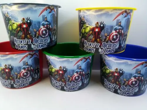 Balde de Pipoca Várias Cores de 1,5l Tema Vingadores
