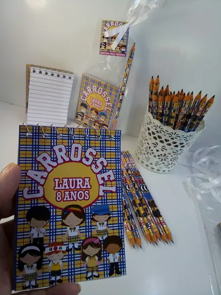 Bloquinho + Mini Lápis + Tag + Fita Cetim Tema Carrossel